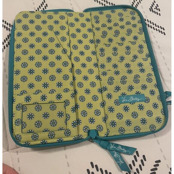 Retired Vera Bradley Peacock Pattern‎ Travel Passport Organizer Clutch Wallet - Picture 4 of 10